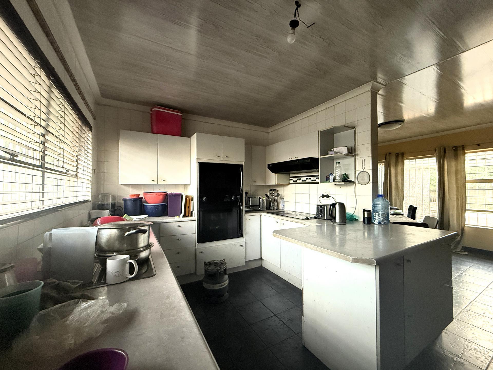 Kitchen - 13 square meters of property in Winchester Hills