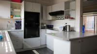 Kitchen - 13 square meters of property in Winchester Hills