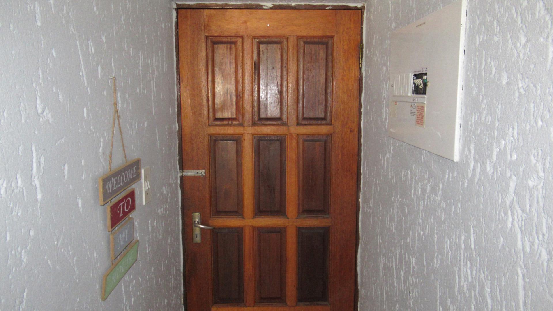 Spaces - 2 square meters of property in Ridgeway