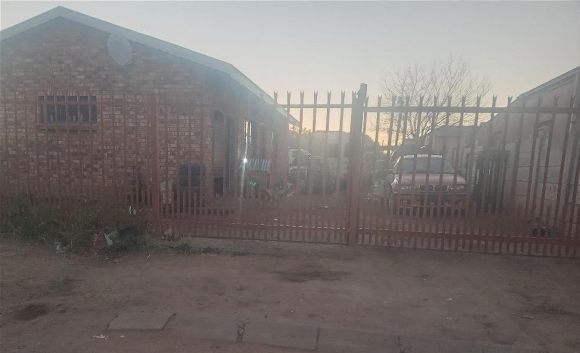 Front View of property in Kimberley
