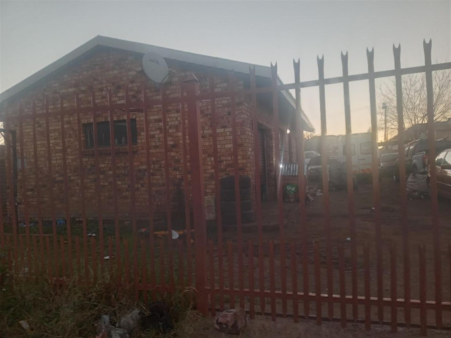 Front View of property in Kimberley