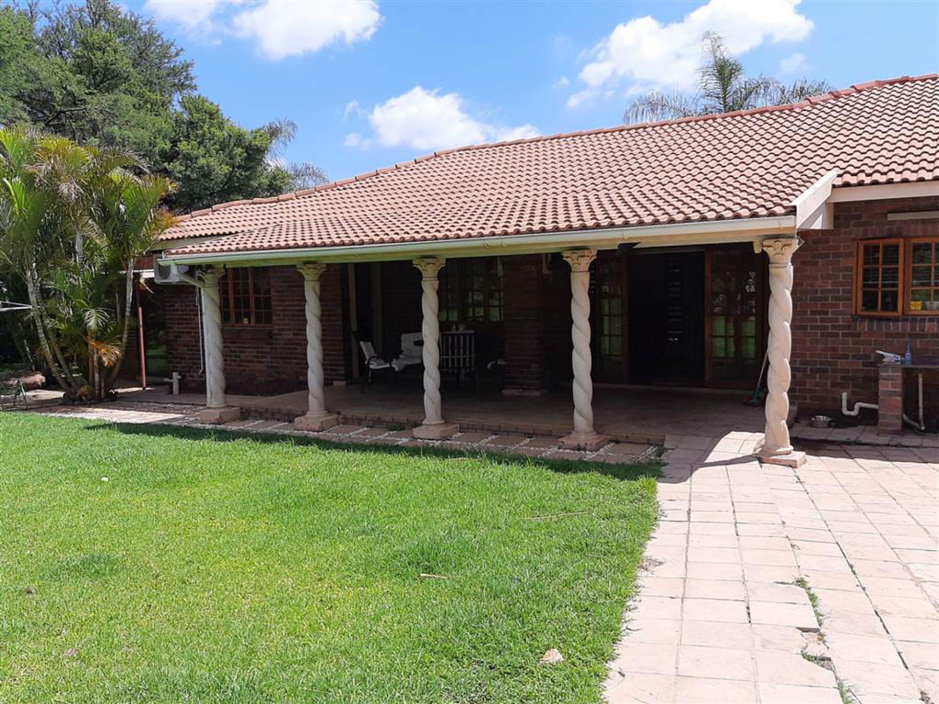 Front View of property in Rustenburg