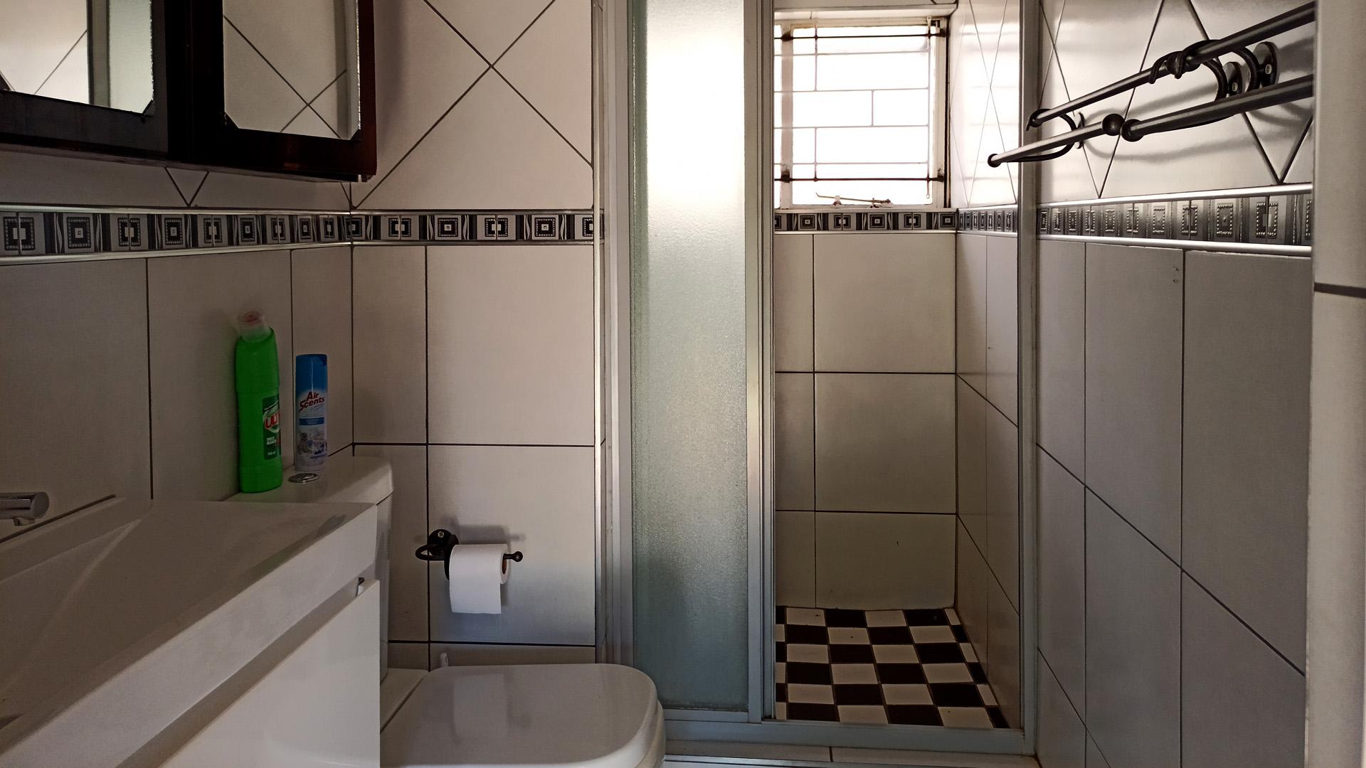 Bathroom 2 - 12 square meters of property in Rustenburg