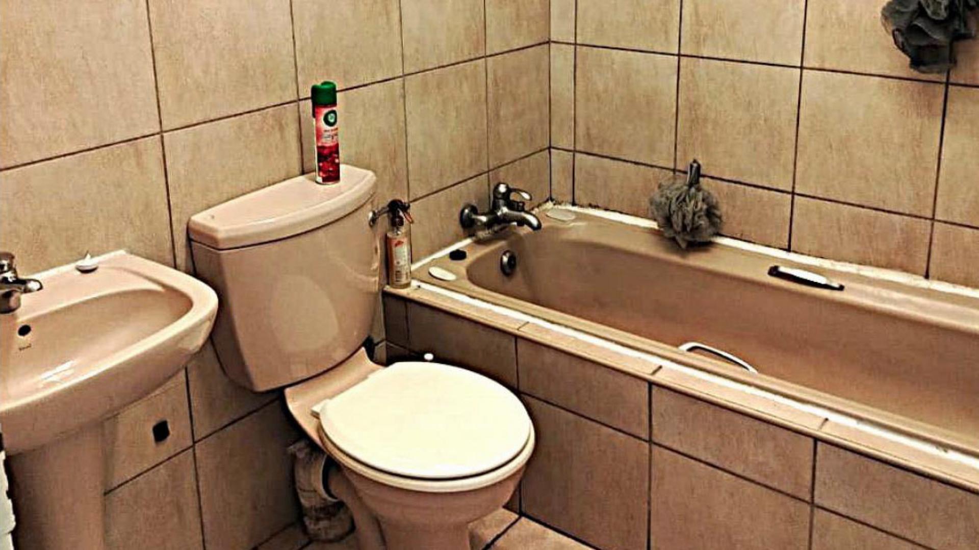 Bathroom 1 of property in Florida