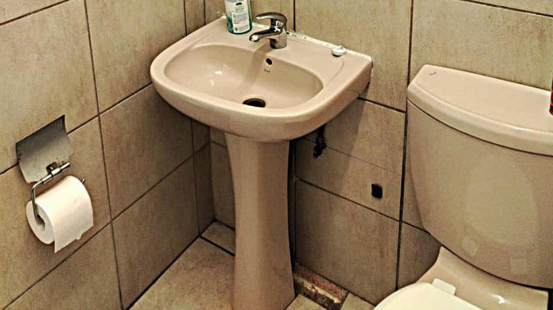 Bathroom 1 of property in Florida