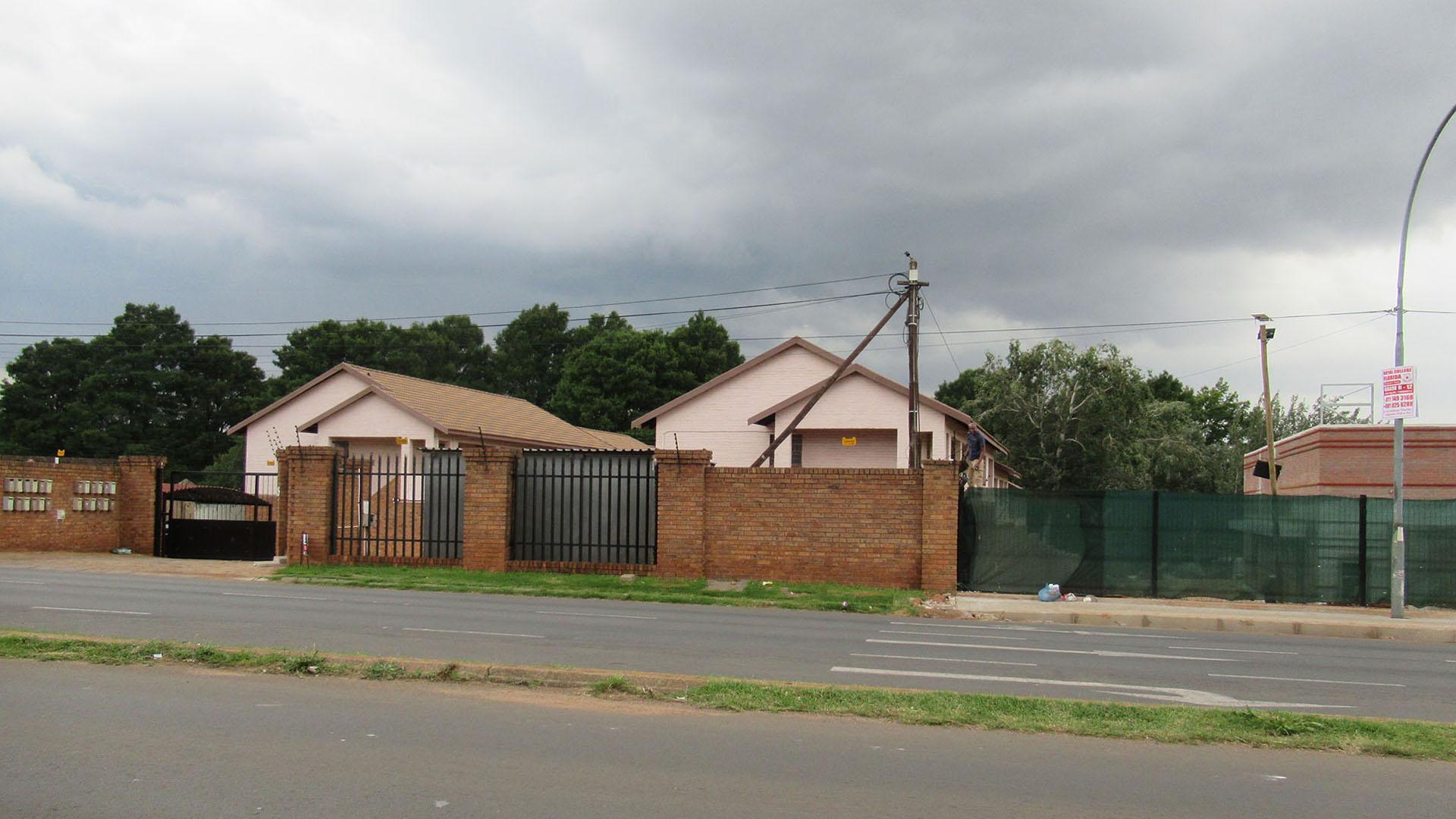 Front View of property in Florida