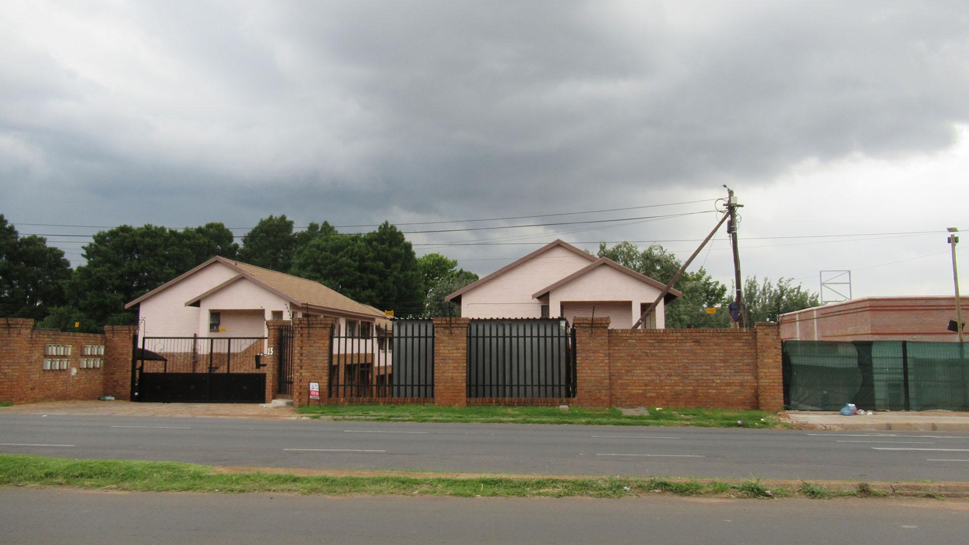 Front View of property in Florida