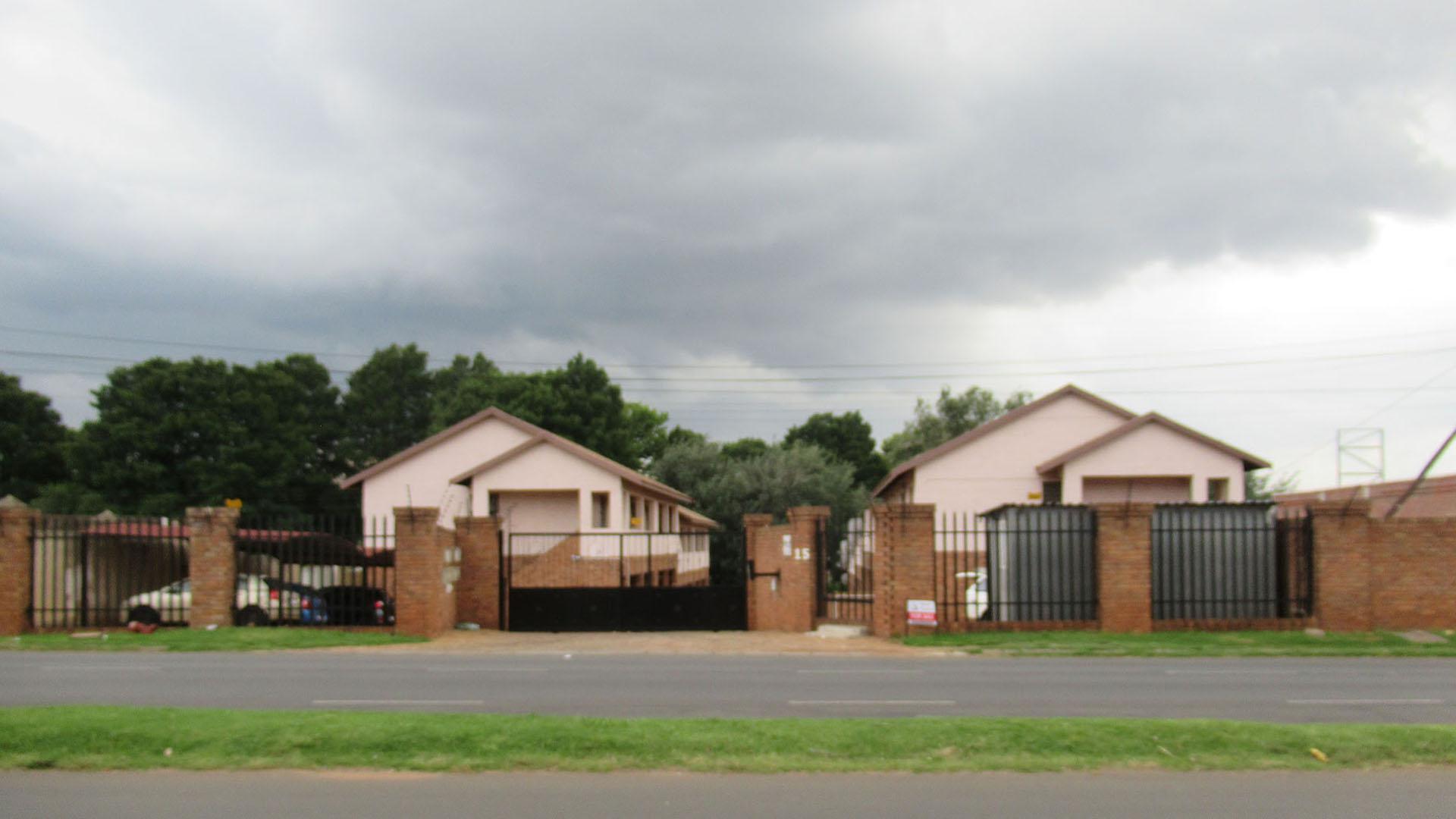 Front View of property in Florida