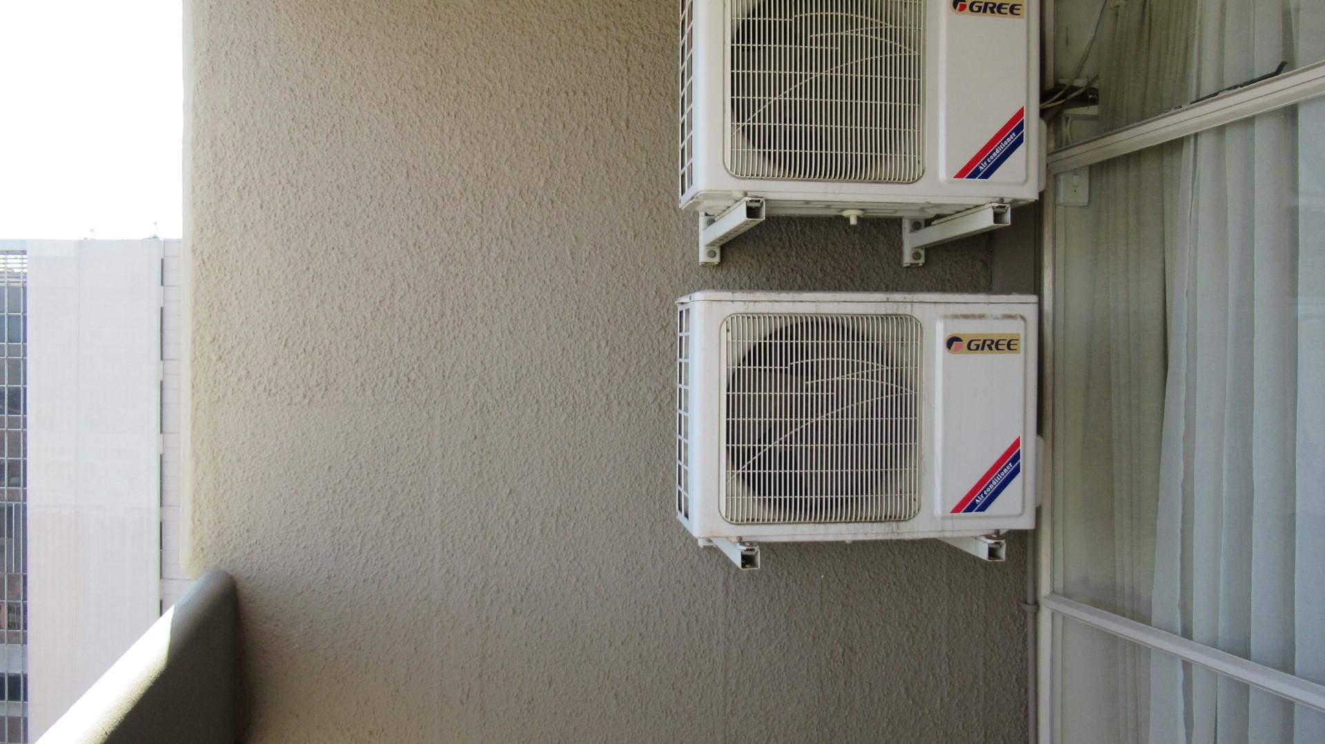 Balcony - 8 square meters of property in Braamfontein