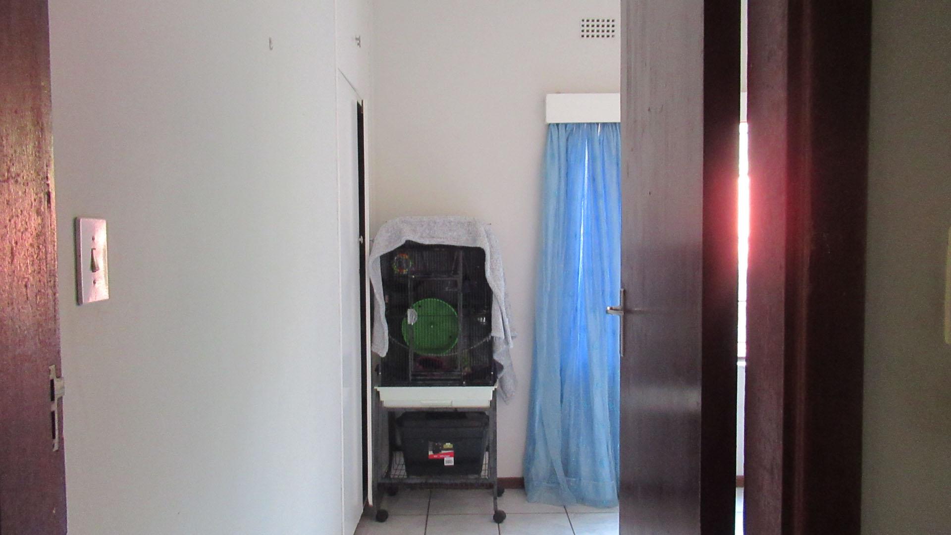 Bed Room 2 - 12 square meters of property in Sunwich Port