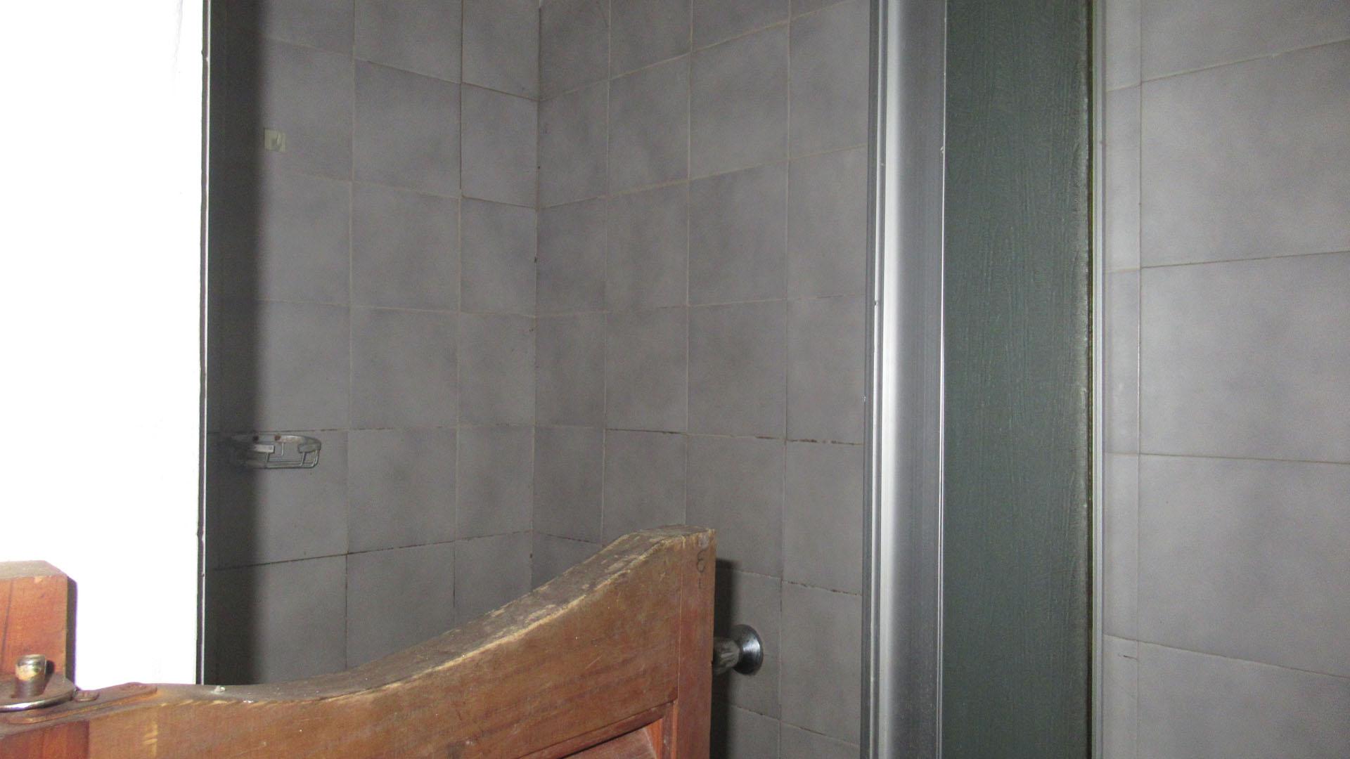 Main Bathroom - 4 square meters of property in Sunwich Port