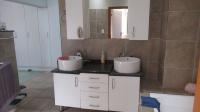 Main Bathroom - 12 square meters of property in Ramsgate