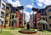2 Bedroom 2 Bathroom Flat/Apartment to Rent for sale in Fourways