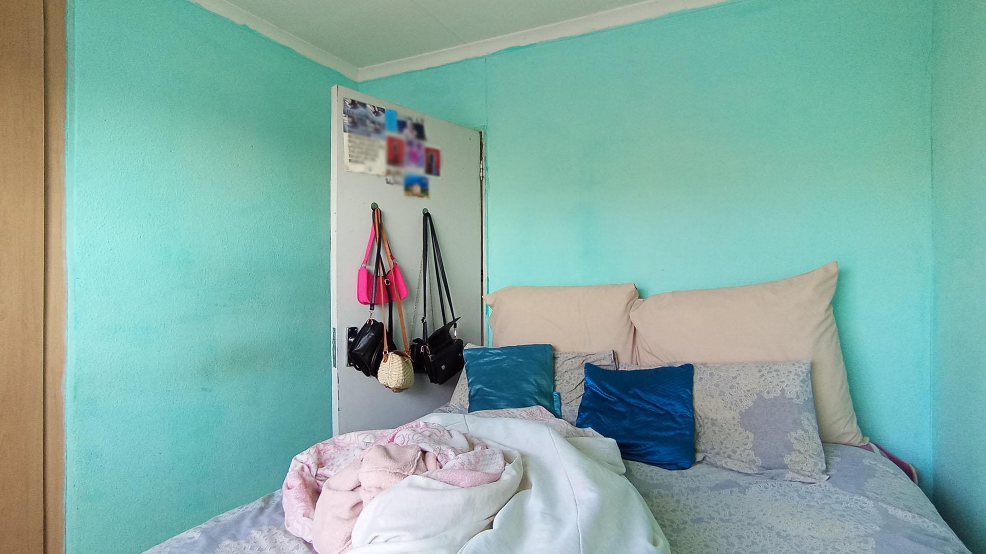 Bed Room 2 - 9 square meters of property in Olievenhoutbos