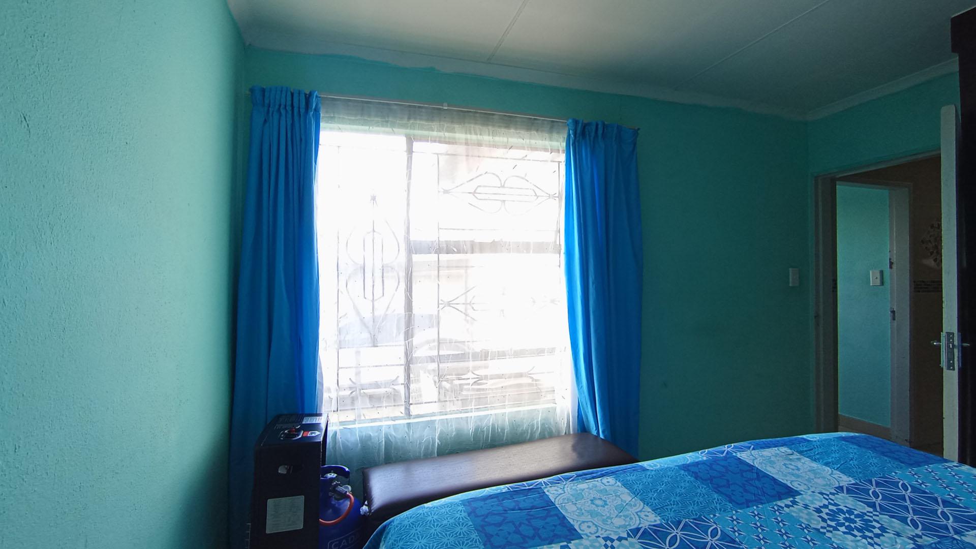 Bed Room 3 - 12 square meters of property in Olievenhoutbos