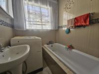 Bathroom 1 of property in Olievenhoutbos