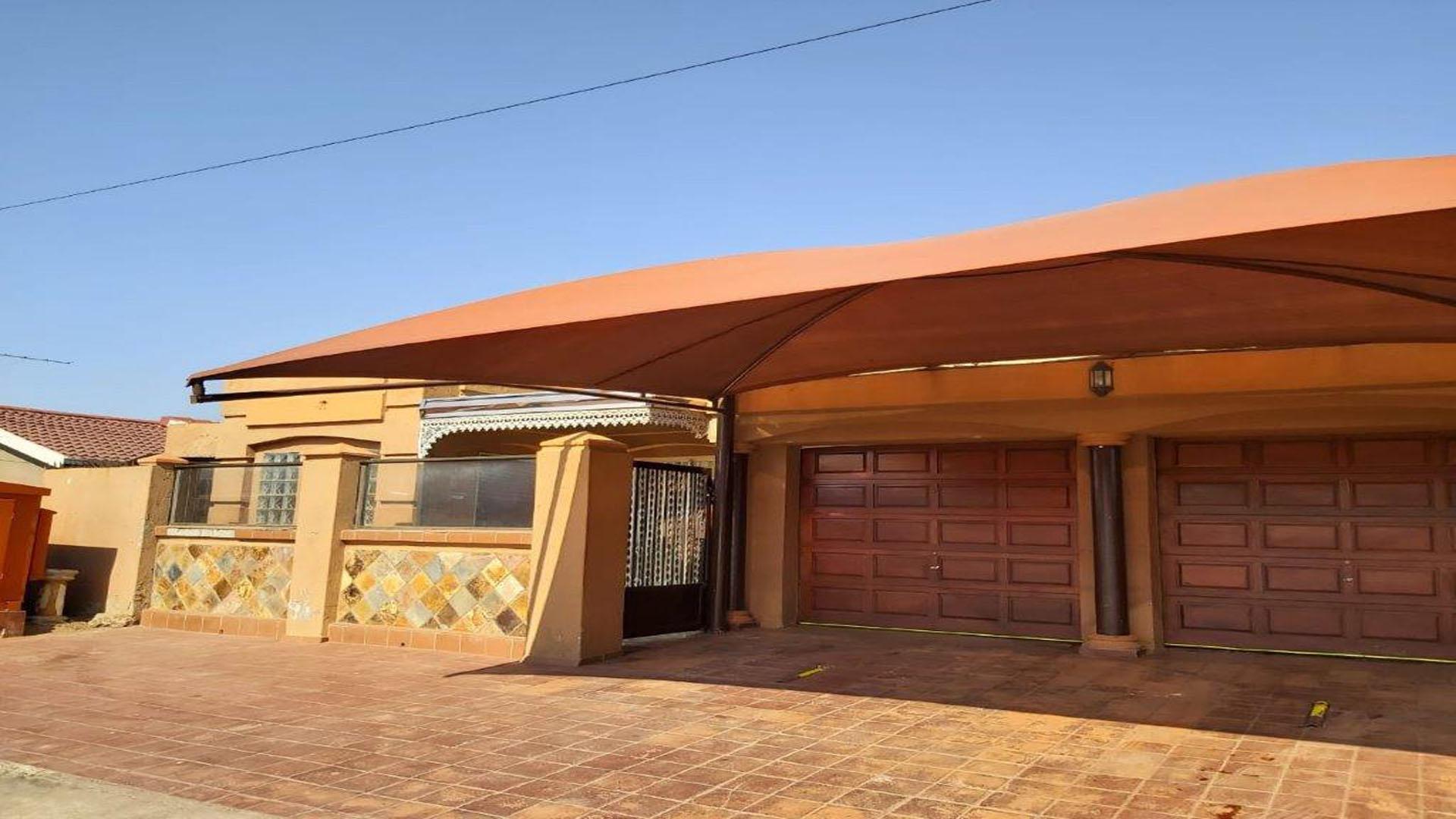 Front View of property in Daveyton