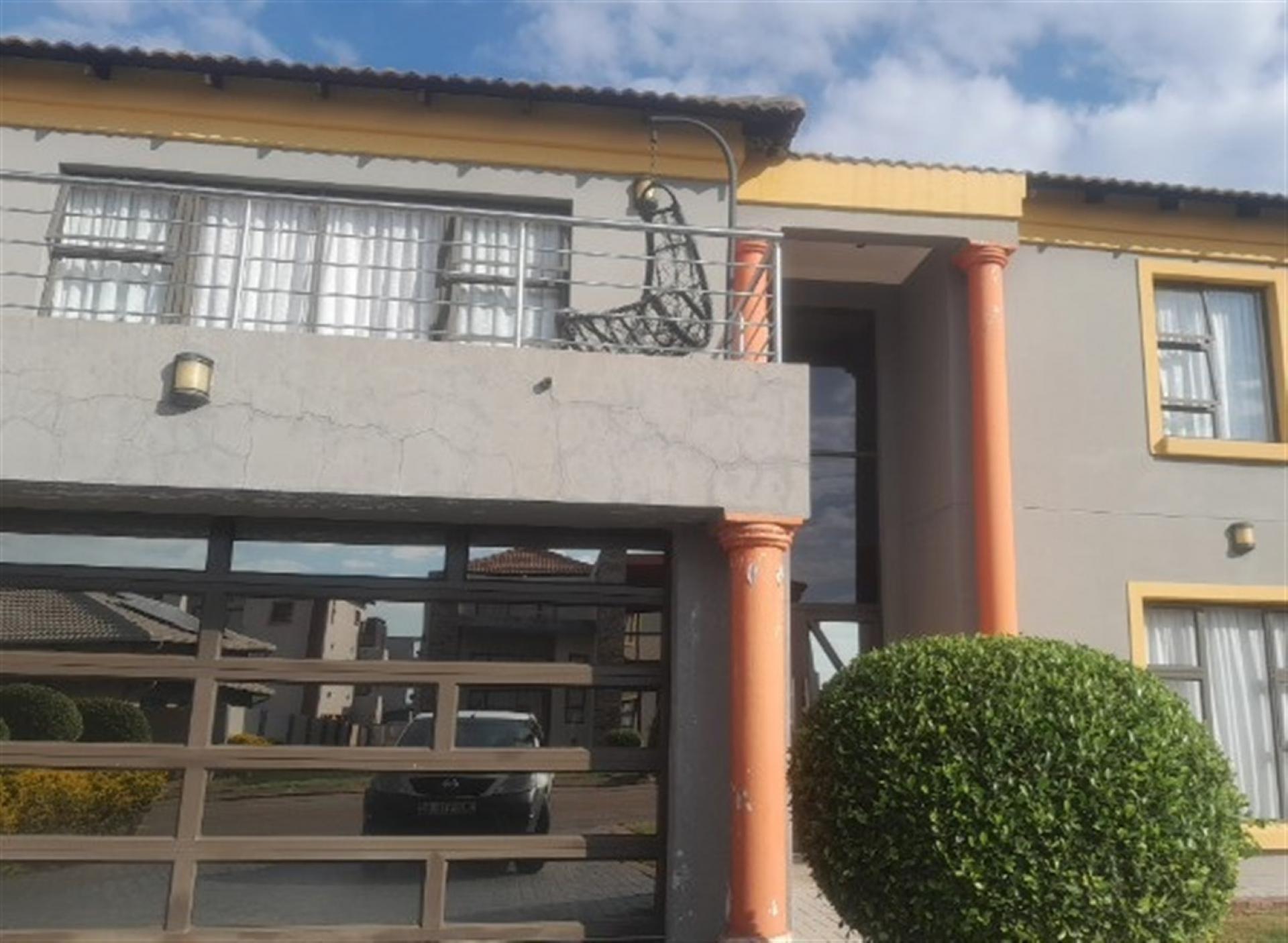 Front View of property in Theresapark