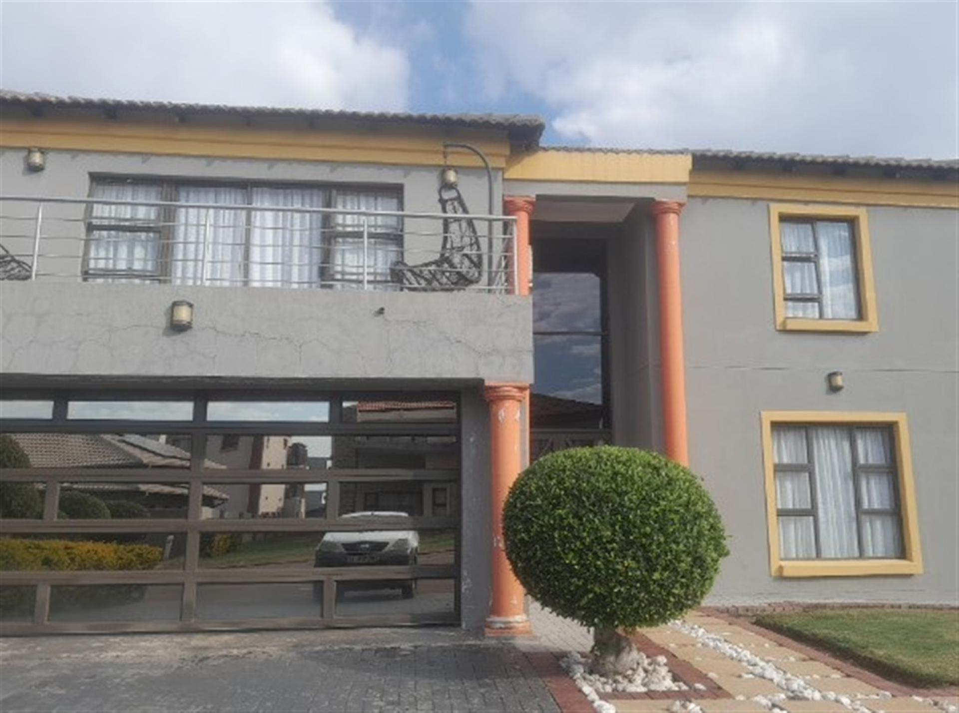 Front View of property in Theresapark