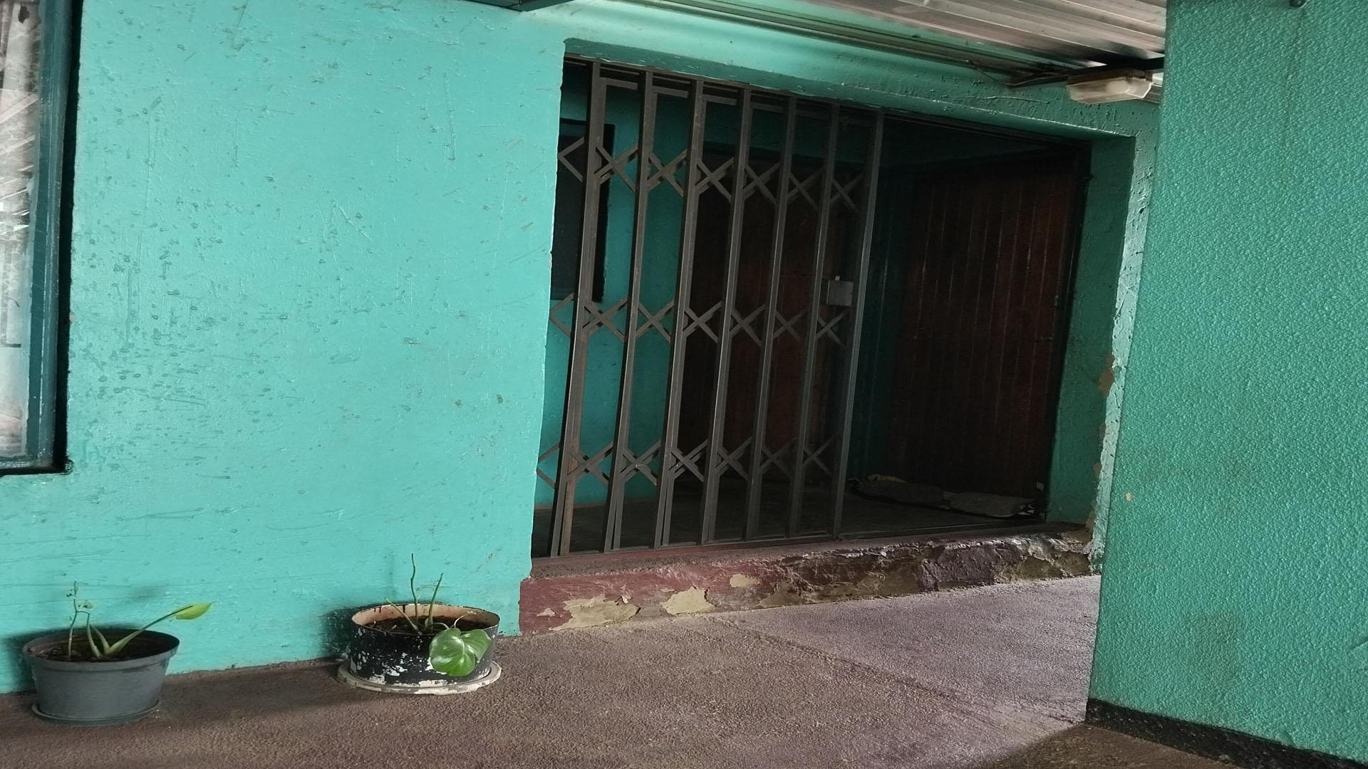 Spaces of property in Protea Glen