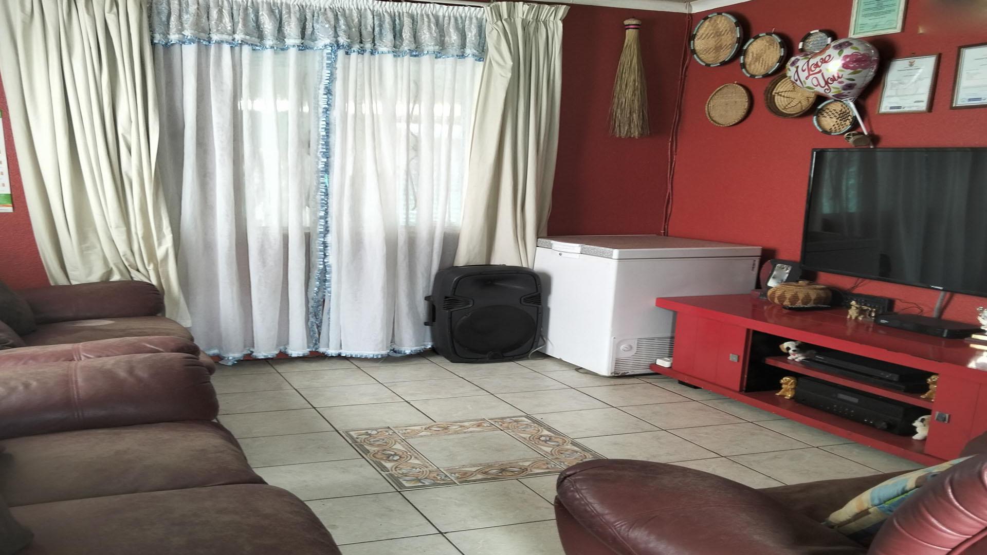 Lounges of property in Protea Glen