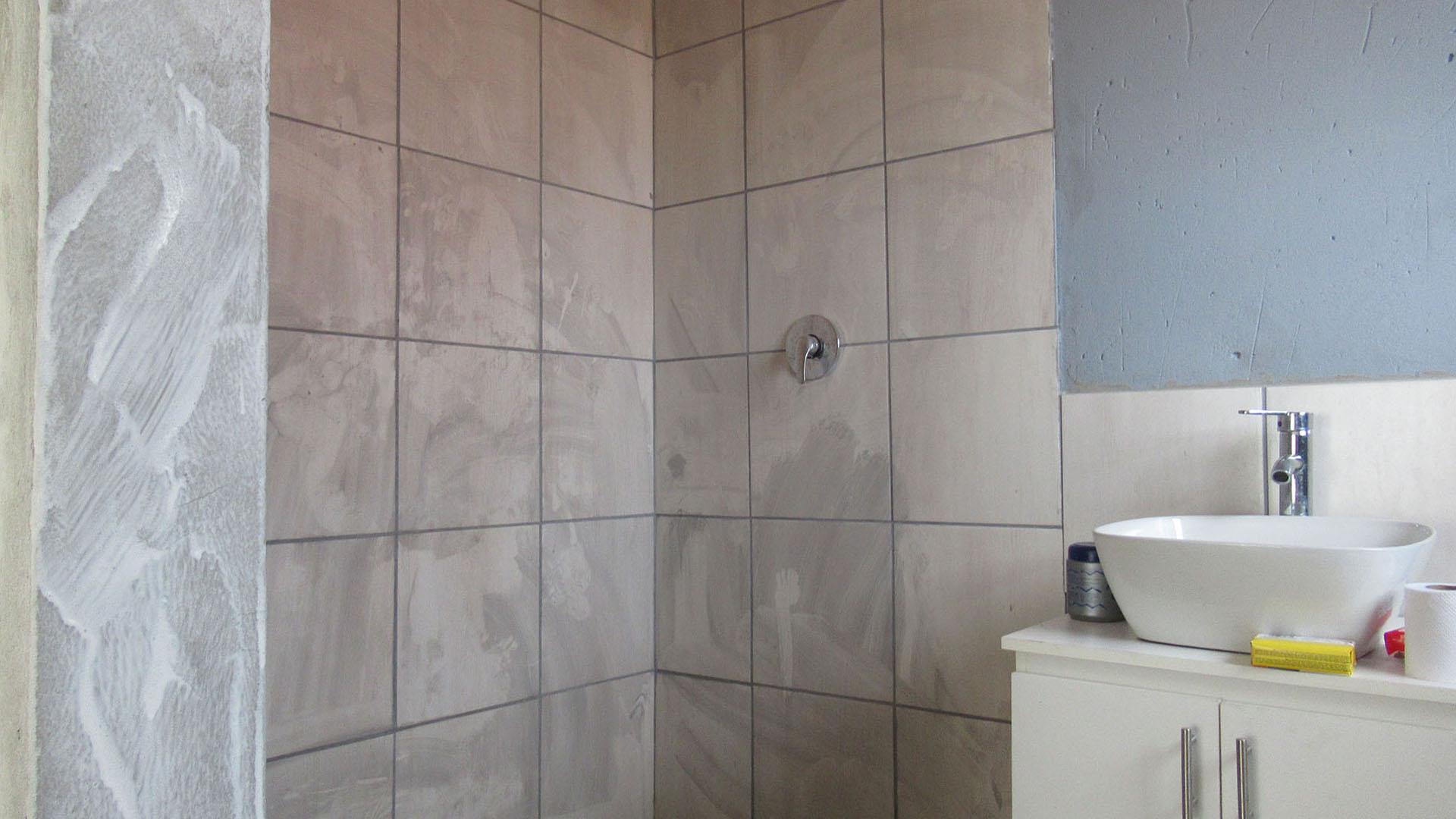Main Bathroom - 5 square meters of property in Westonaria