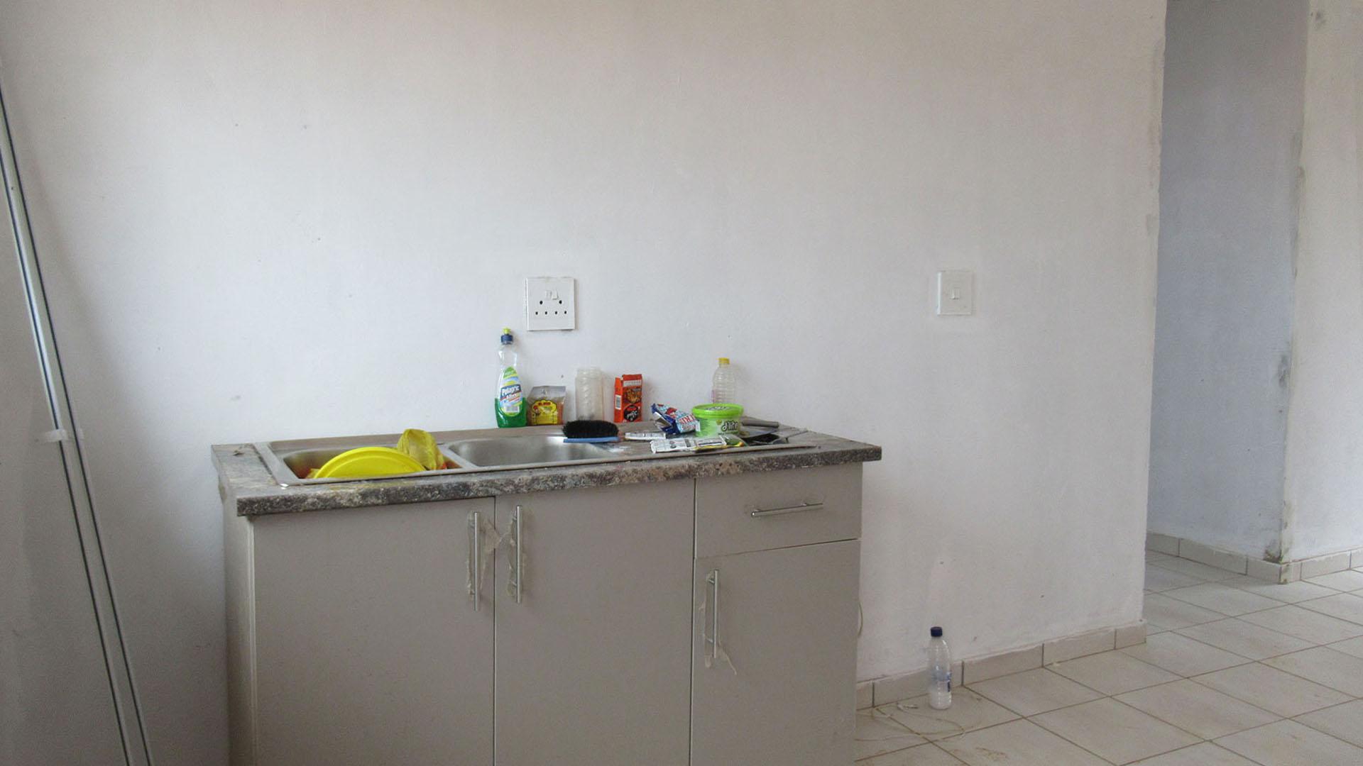 Kitchen - 15 square meters of property in Westonaria