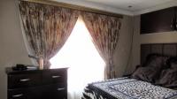Main Bedroom - 15 square meters of property in Chantelle