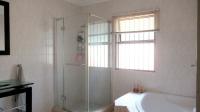 Bathroom 1 - 11 square meters of property in Lyttelton Manor