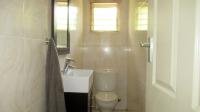 Bathroom 1 - 11 square meters of property in Lyttelton Manor