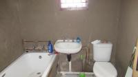 Bathroom 1 - 5 square meters of property in Devon