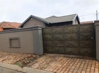 Front View of property in Protea Glen