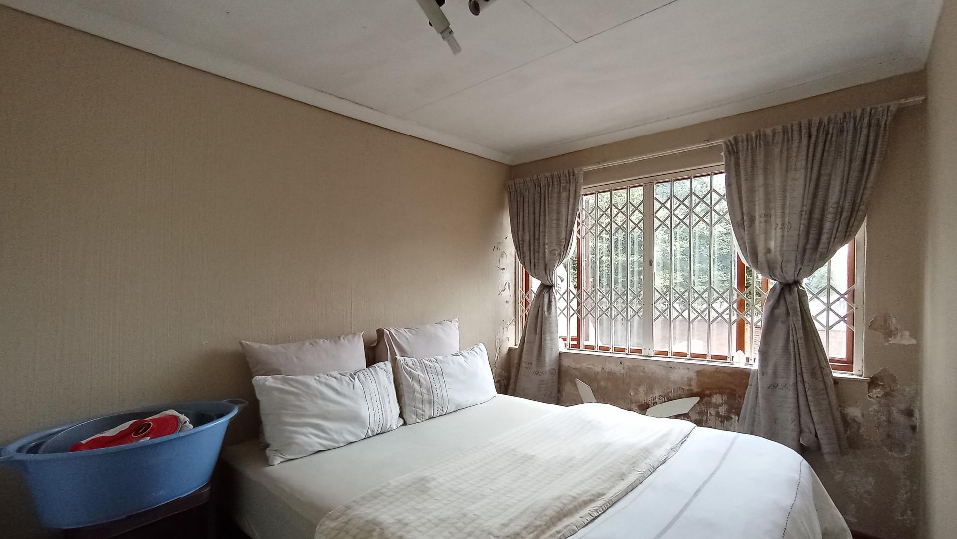 Bed Room 2 - 9 square meters of property in Sunninghill