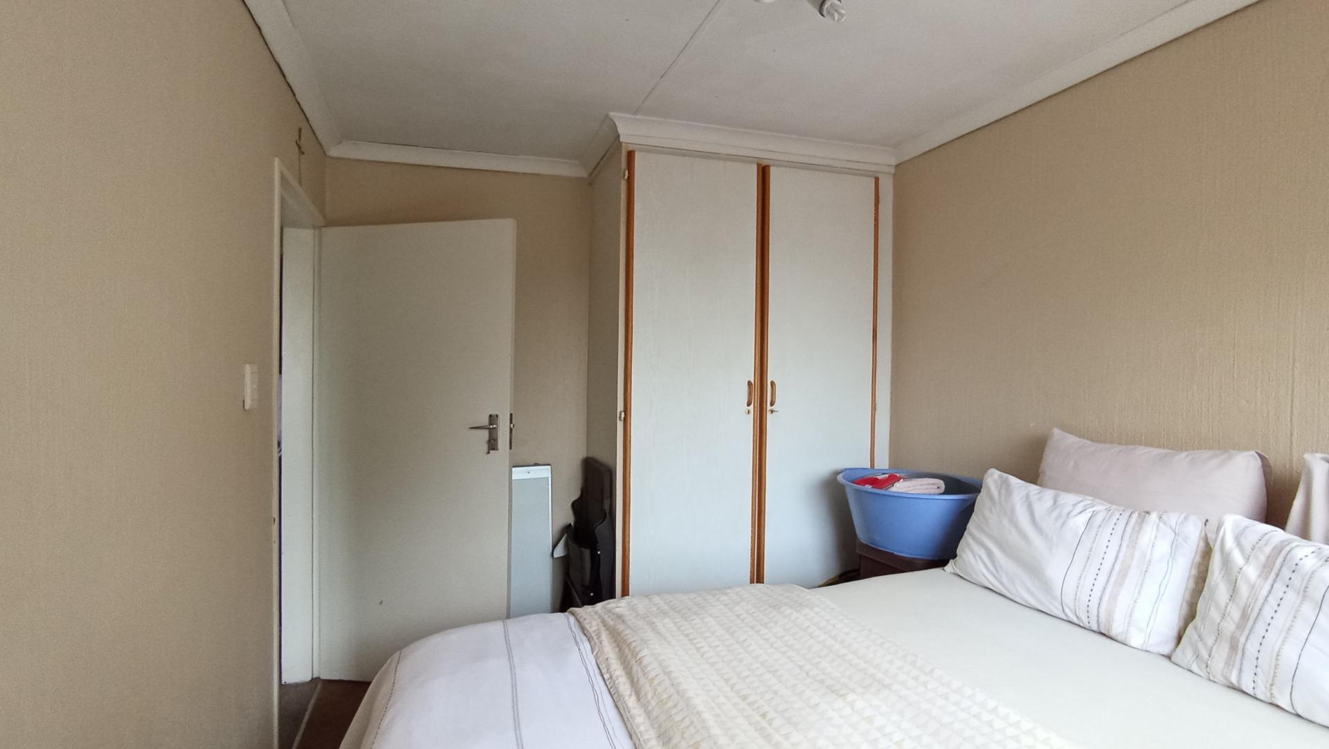 Bed Room 2 - 9 square meters of property in Sunninghill