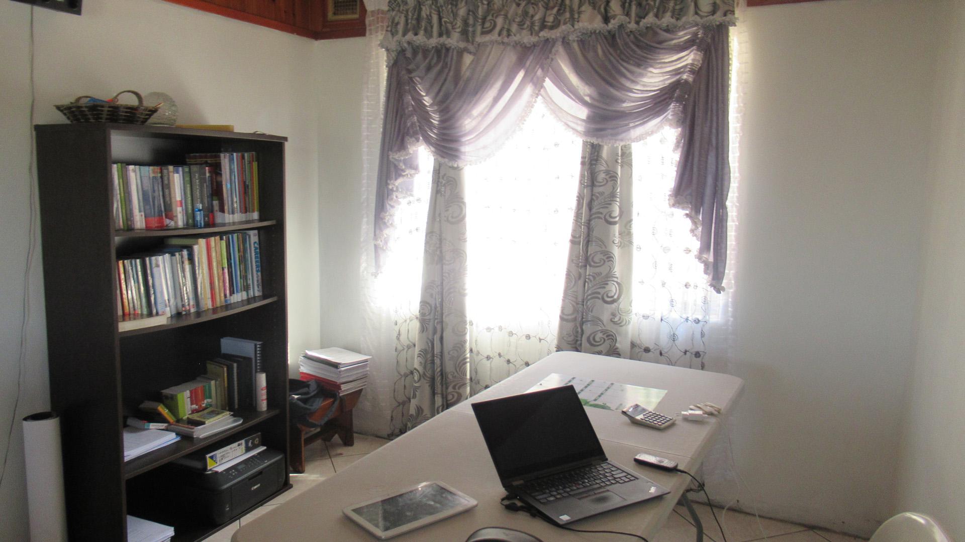 Dining Room - 10 square meters of property in Umlazi