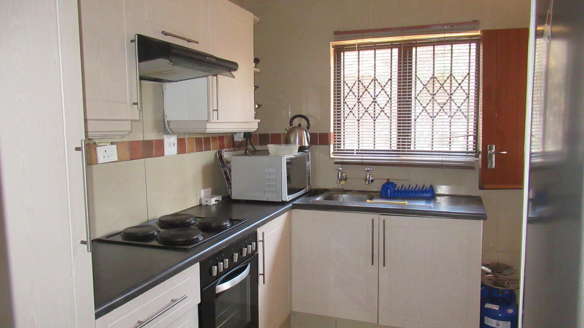 Kitchen - 9 square meters of property in Umlazi