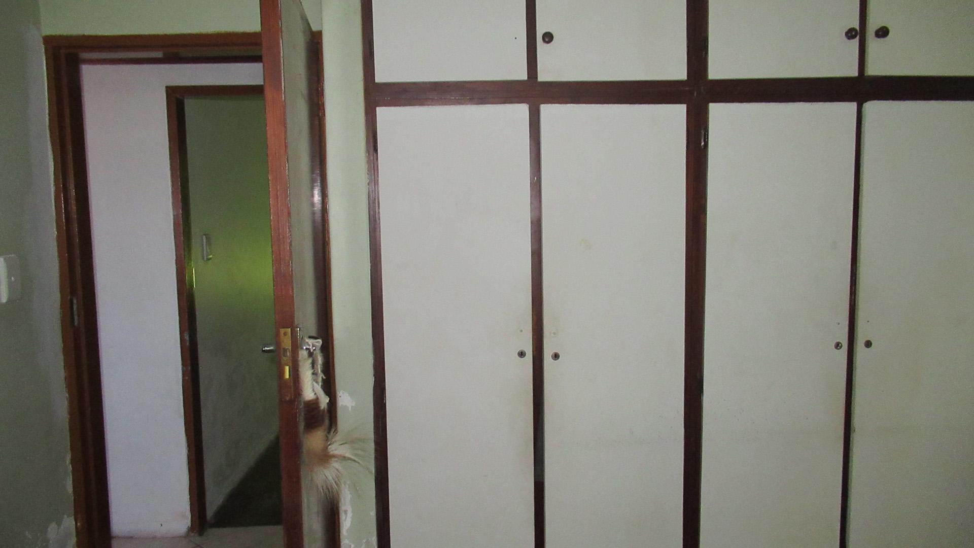 Bed Room 1 - 11 square meters of property in Umlazi