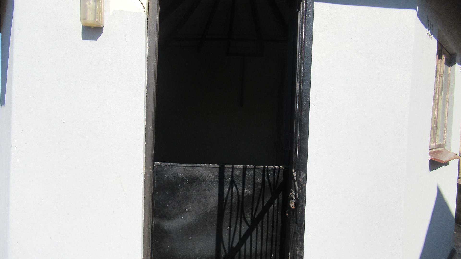 Spaces - 3 square meters of property in Umlazi