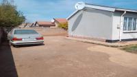Front View of property in Villa Liza
