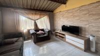 Lounges - 11 square meters of property in Villa Liza
