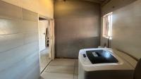 Main Bathroom - 4 square meters of property in Villa Liza