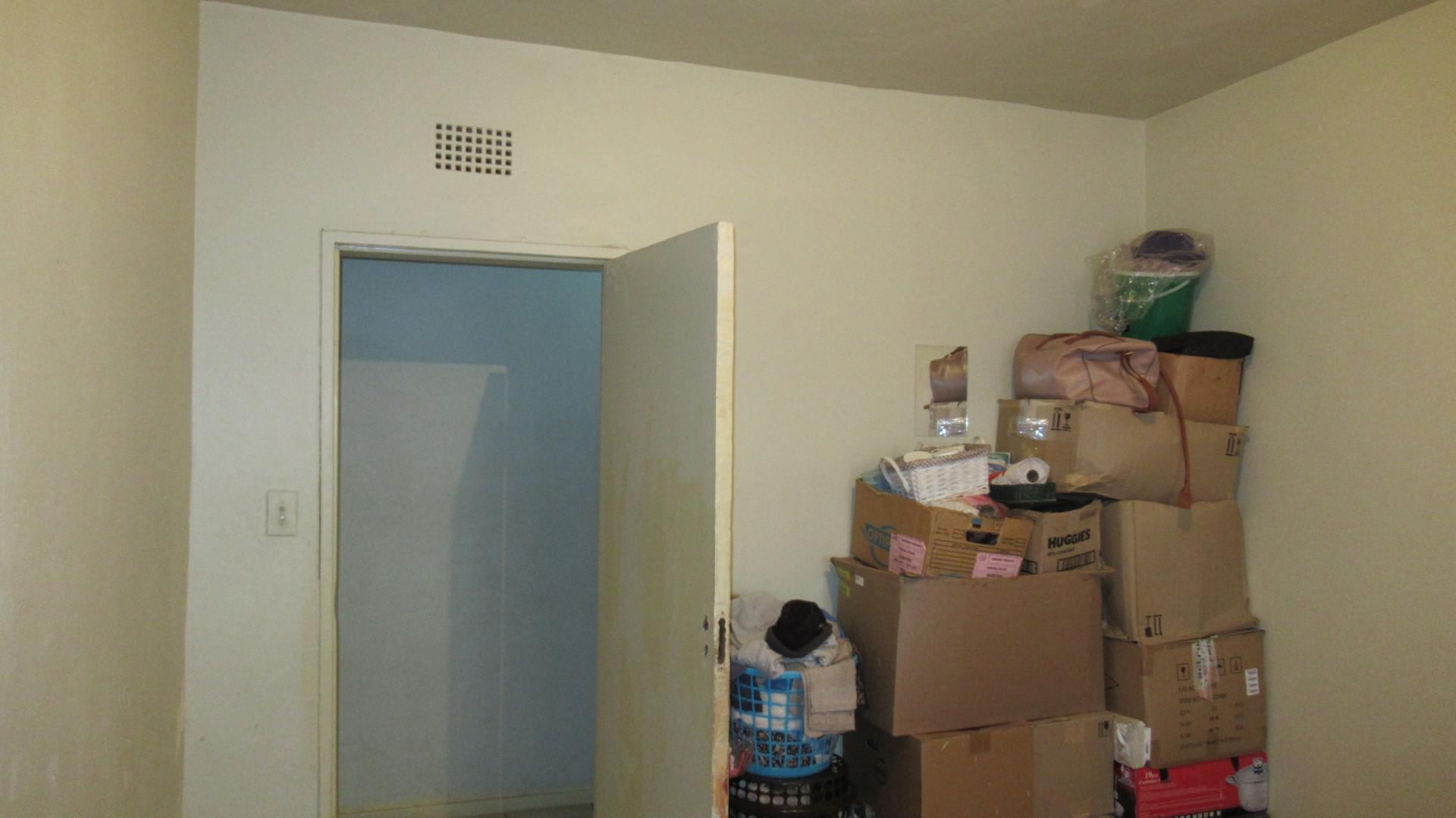 Bed Room 1 - 45 square meters of property in Benoni