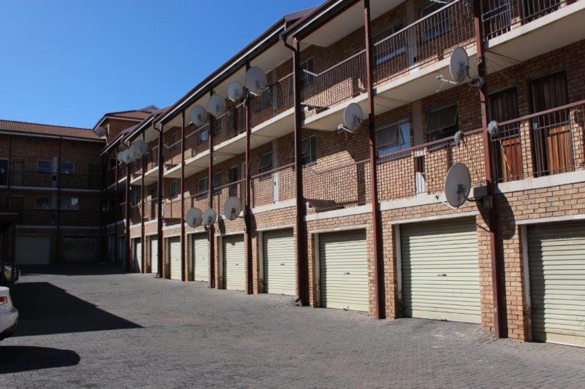 2 Bedroom Apartment for Sale For Sale in Kempton Park MR51