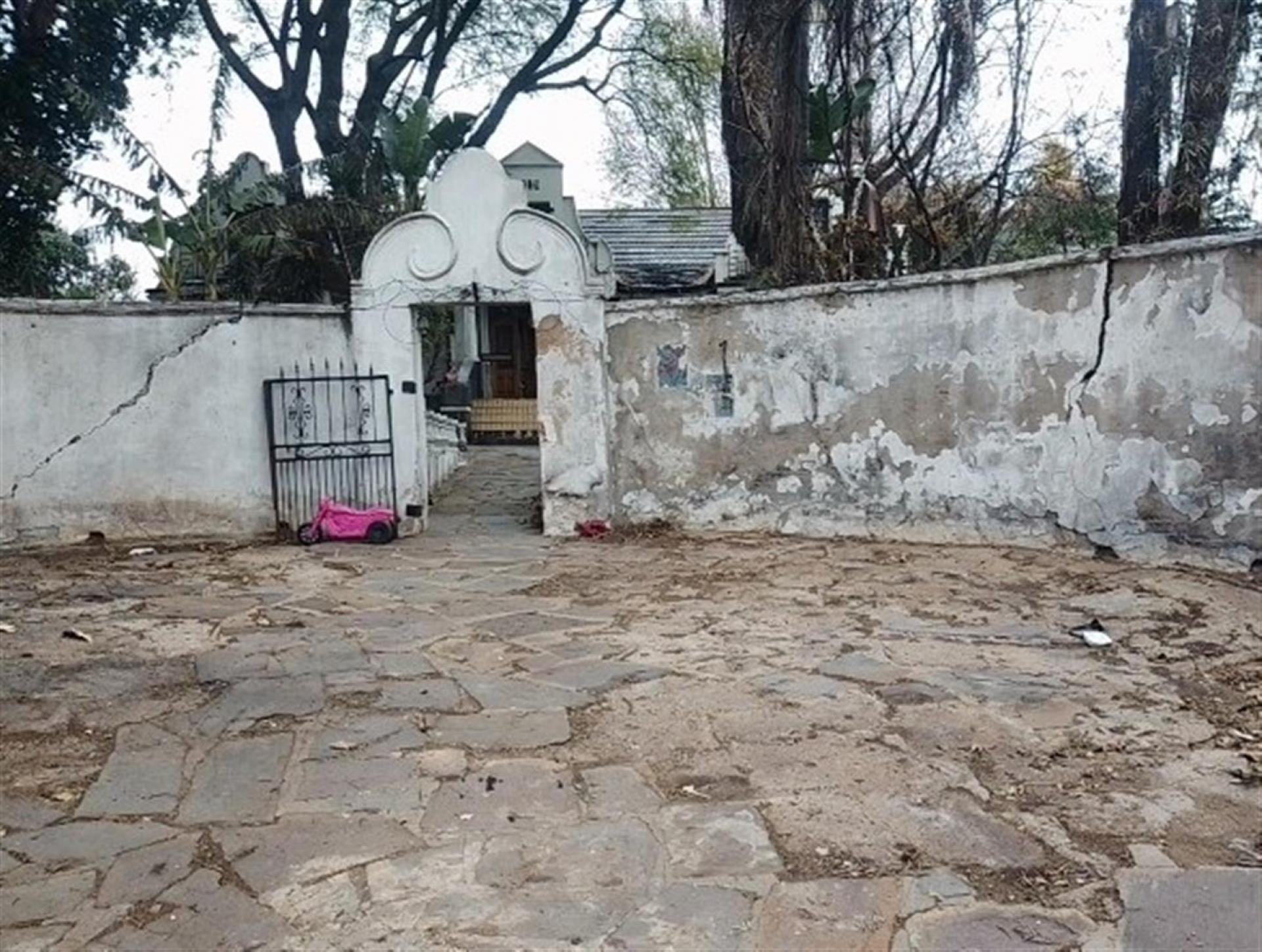 Front View of property in Kew