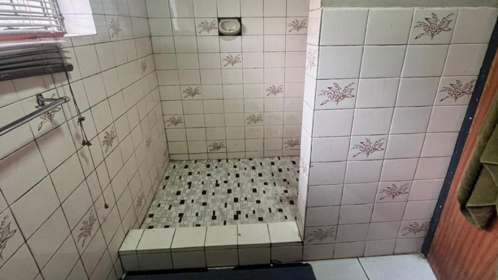 Bathroom 2 of property in Newcastle