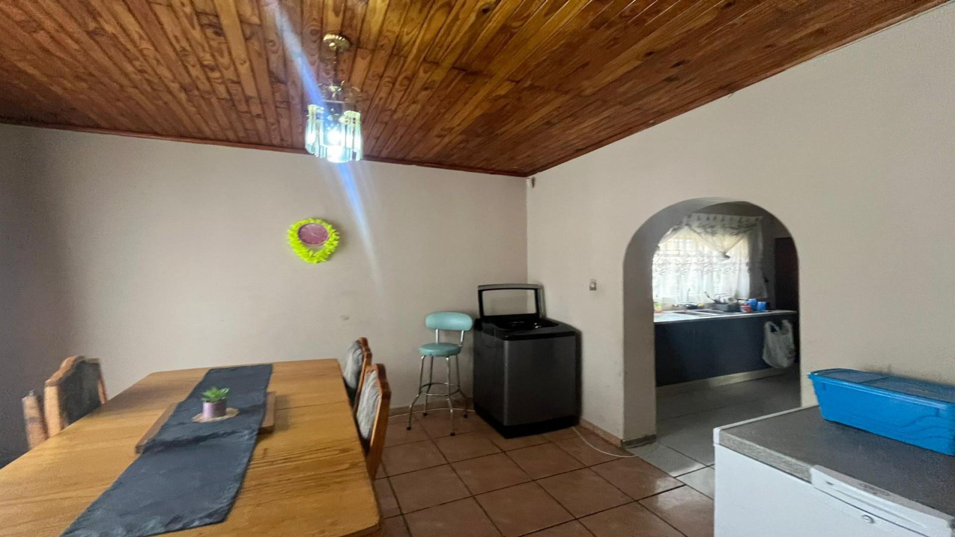 Dining Room of property in Newcastle