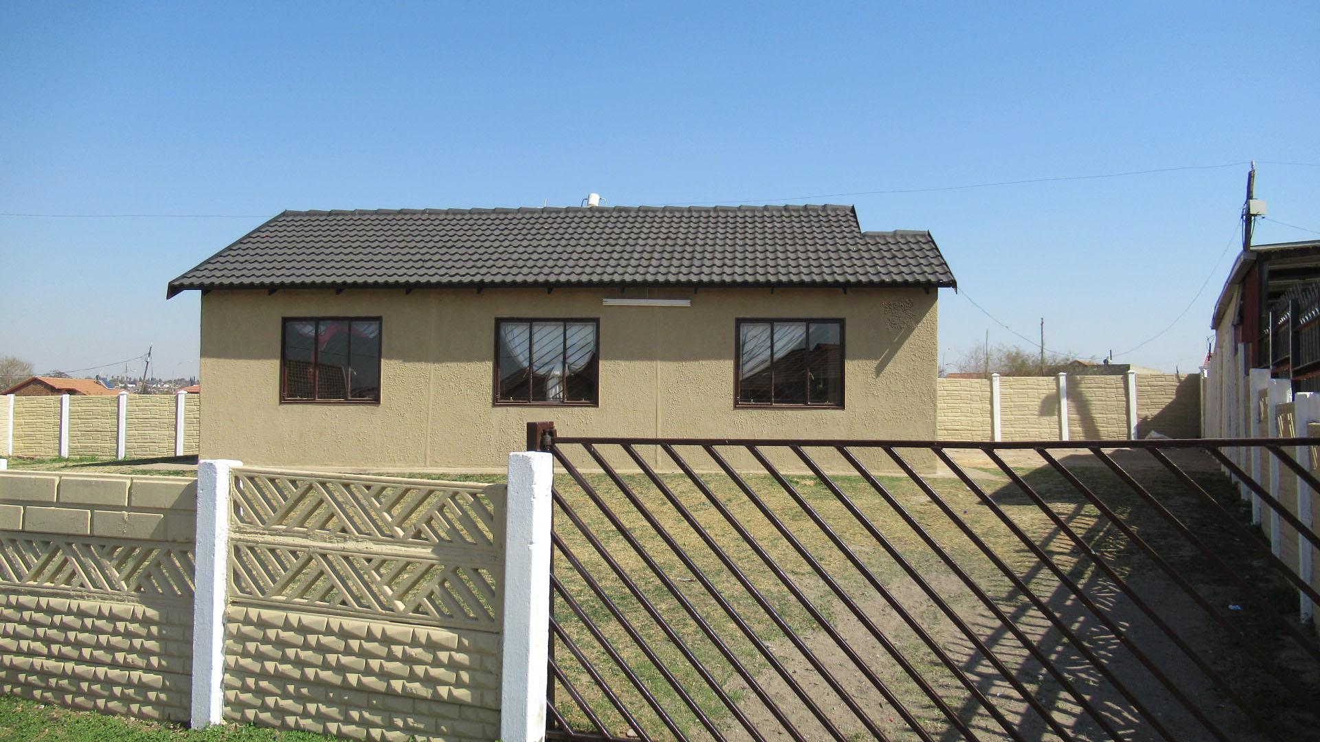 Front View of property in Lenasia South