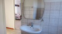 Bathroom 1 - 5 square meters of property in Greenhills