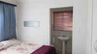 Main Bedroom - 17 square meters of property in Greenhills
