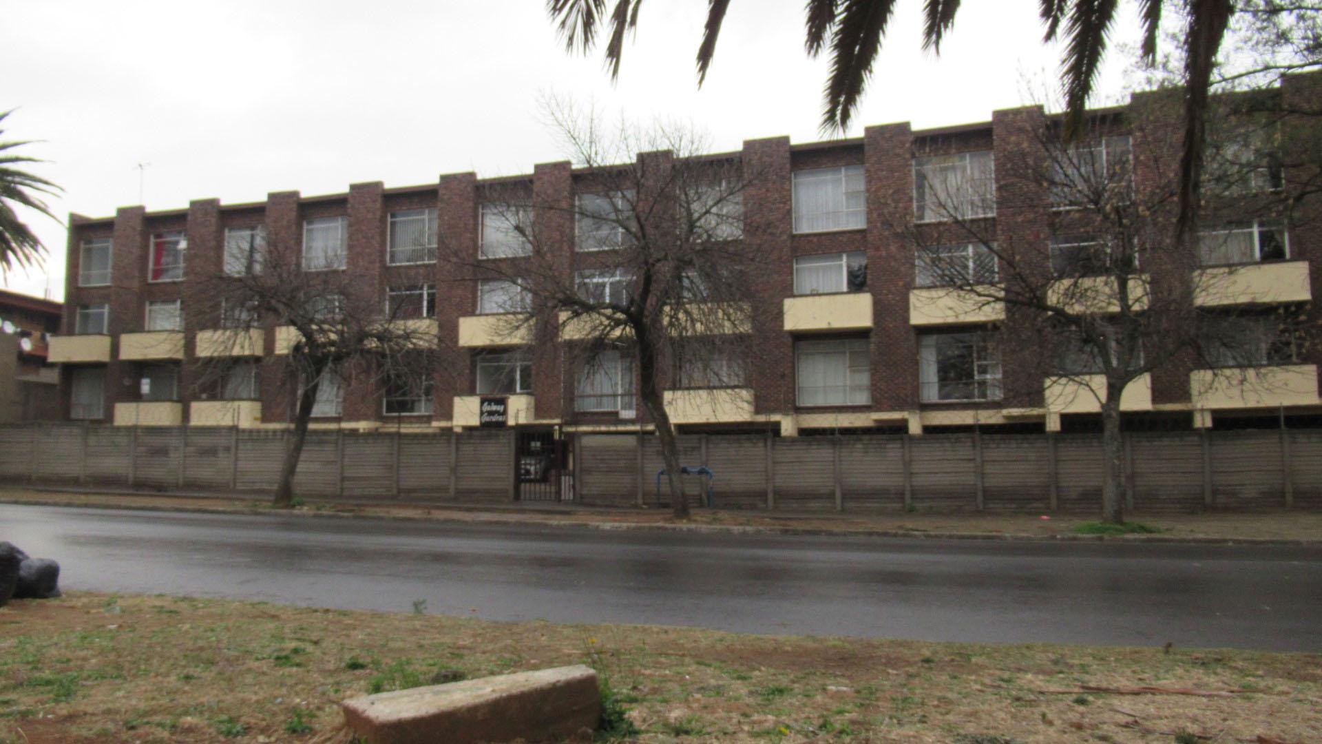 Front View of property in Germiston South
